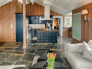 Køkken eller tekøkken på Modern Cabin With Ski In-Out In Hafjell
