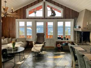 Et opholdsområde på Modern Cabin With Ski In-Out In Hafjell + 23 billeder