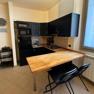 Η κουζίνα ή μικρή κουζίνα στο Bed to the Future Parma