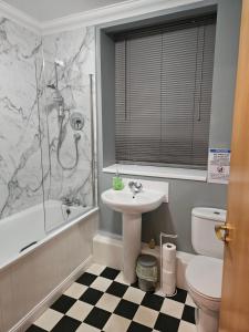 Et badeværelse på Old Distillery in Fort William + 30 billeder