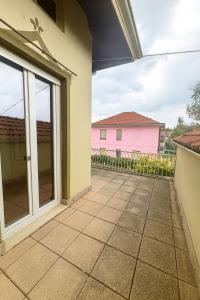 El edificio en el que está el departamento