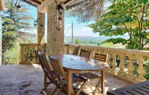 Balkón nebo terasa v ubytování Amazing Home In Aramon + 19 fotografií