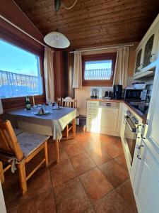 Køkken eller tekøkken på Ferienhaus Küstenzauber Simonsberg Nordsee Meer Husum