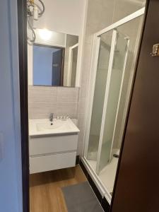 Et badeværelse på Paris - Metro à 5 minutes grande terrasse + 15 billeder