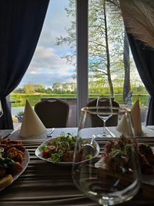 Mad i villaen eller i nærheden