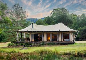 Φυσικό τοπίο κοντά σε οργανωμένο κάμπινγκ