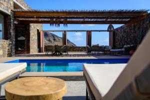 Bazén v ubytování Casa Vinti9 nebo v jeho okolí + 11 fotografií