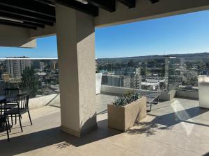 Balkón nebo terasa v ubytování Departamento 2D y 2B cómodo y central