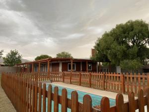 Bazén v ubytování CASA COMPLEJO LoS PRIMOS nebo v jeho okolí