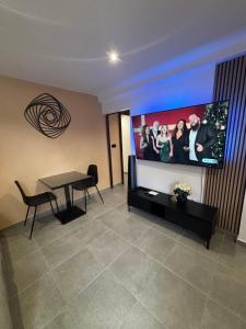 Et tv og/eller underholdning på T2 moderne a 300 m hopital cayenne