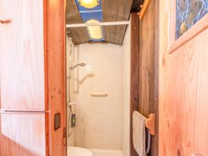 Un baño de Zinnhäusel 16 fotos más