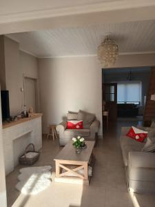 Khu vực ghế ngồi tại Chez Paulette