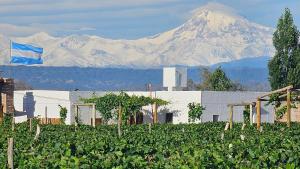 Nespecifikovaný výhled na hory nebo výhled na hory při pohledu z kempu