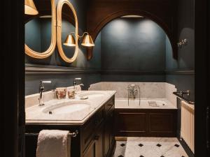 Phòng tắm tại Abbaye Des Vaux De Cernay