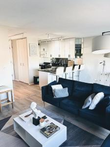 Køkken eller tekøkken på Beautiful bright cozy condo!