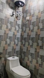 Koupelna v ubytování Hote The Clink Inn Near IGI Airport New Delhi