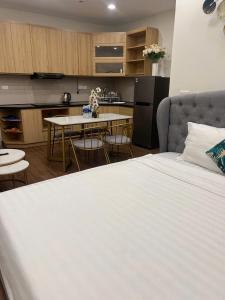 Η κουζίνα ή μικρή κουζίνα στο QUY NHƠN - FLC Sea Tower - Codotel View Biển - Hồ Bơi 4 Mùa-Sea View Hotel