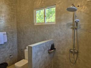 Ένα μπάνιο στο Hiru Villa Tangalle +49 φωτογραφίες