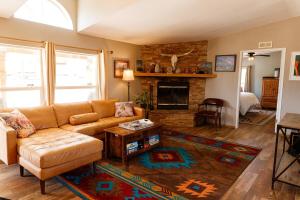 Et opholdsområde på 3BD 2BA Ranch Estate on 12 Acres