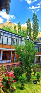 Сад в Togochey Guest House