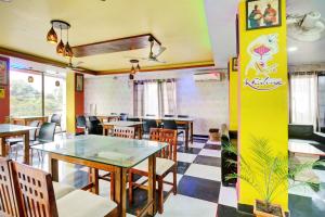 Restaurace v ubytování Hotel O ROYAL REGENCY, Pathsala