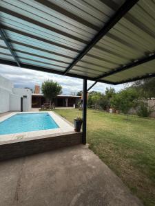 Swimmingpoolen hos eller tæt på Quincho El Aguaribay