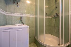 Phòng tắm tại Apartmani Ina +57 ảnh