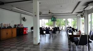 Restaurace v ubytování Kasem Garden Hotel Surin