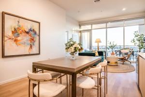 Et opholdsområde på Marbella Lane - Aesthetic 2BR w Ocean views