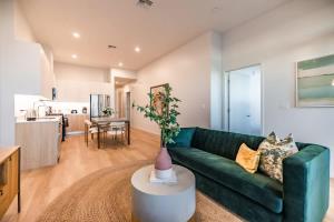 Køkken eller tekøkken på Marbella Lane - Aesthetic 2BR w Ocean views