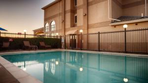 Bazén v ubytování Best Western Plus Graham Inn nebo v jeho okolí
