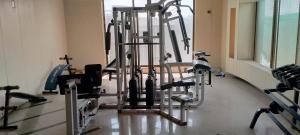 ラホールにあるAlsafinaのジム(室内のトレッドマシン付)