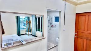 Ванная комната в Phra Singh 64 Old City Center Stay +267 фотографий