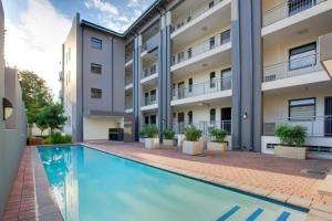 Hồ bơi trong/gần The Atrium Apartments Rivonia
