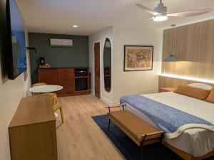 Un pat sau paturi într-o cameră la The Iceberg Tahoe +8 fotografii