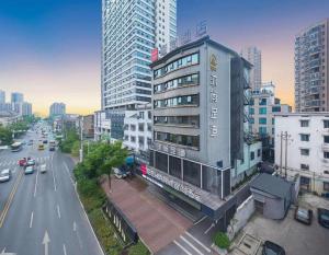 El edificio en el que está el hotel