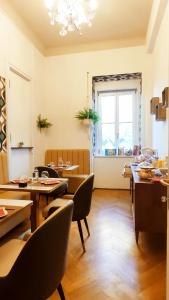 Foto dalla galleria di Bed and Chic art rooms a Trieste