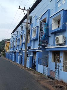 Tòa nhà nơi khách sạn tọa lạc