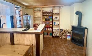 TV a/nebo společenská místnost v ubytování Celá Horská Chata Maty - až 25 lůžek + 14 fotografií