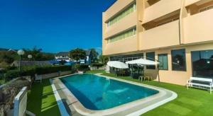 Πισίνα στο ή κοντά στο Bangsaen Villa Hotel