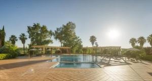 Piscina en o cerca de Ilunion Golf Badajoz