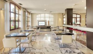 Un restaurante o sitio para comer en Ilunion Golf Badajoz