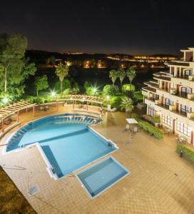 Piscina en o cerca de Ilunion Golf Badajoz