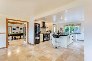 Η κουζίνα ή μικρή κουζίνα στο Sealladh an Loch