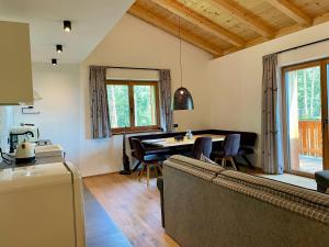 Kuchyň nebo kuchyňský kout v ubytování SchartnerAlm