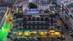 カラマタにあるElektra Roof Top Suiteの夜のアパートメント