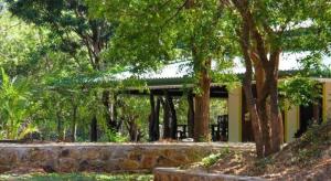 Κήπος έξω από το Yala Way Hide Resort