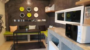 Χώρος καθιστικού στο Loft Village