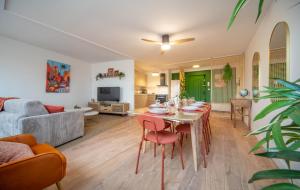 Khu vực ghế ngồi tại Le Cocon Terracotta