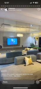 TV a/nebo společenská místnost v ubytování Len R Inn